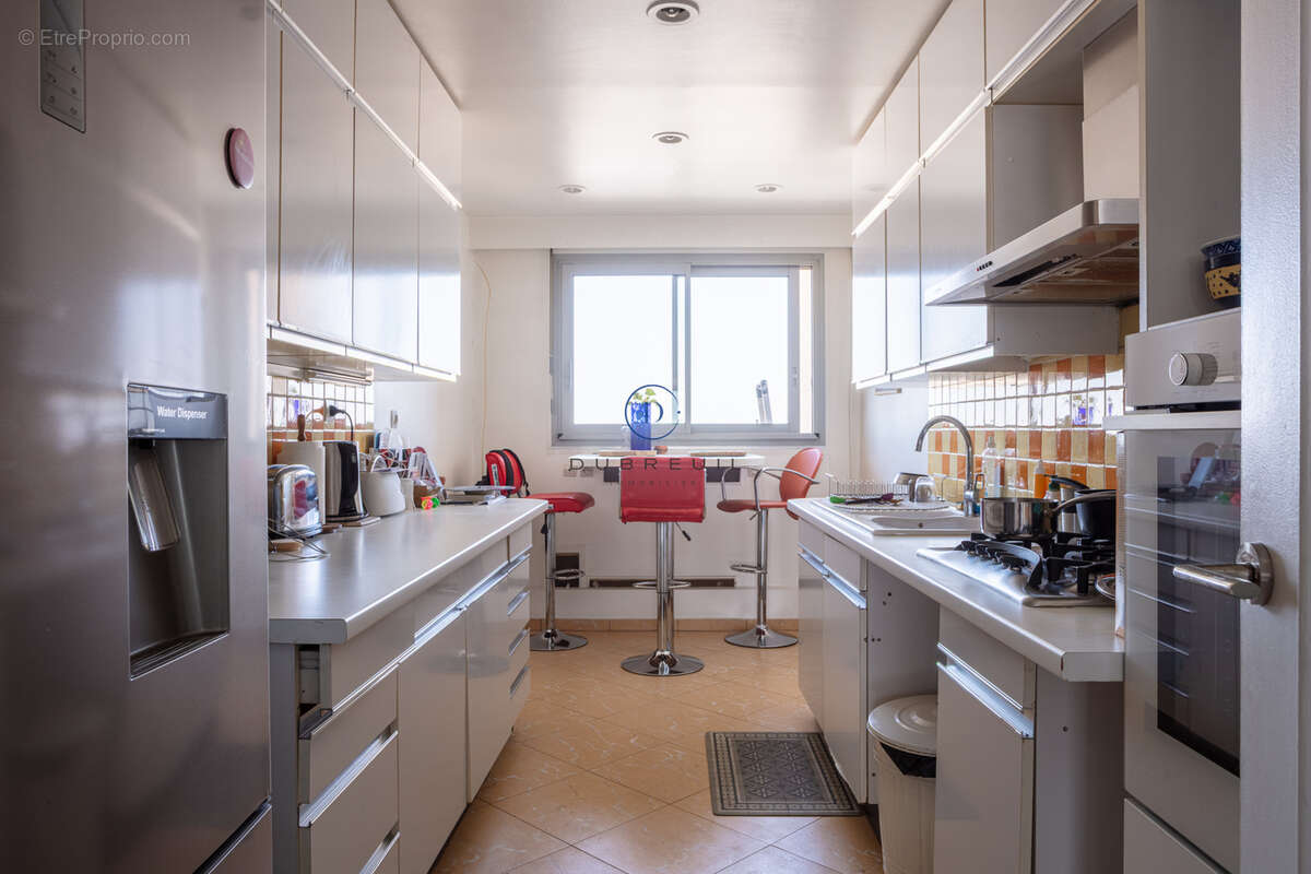 Appartement à COURBEVOIE