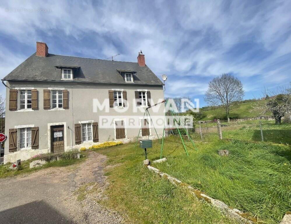 Maison à MONTREUILLON