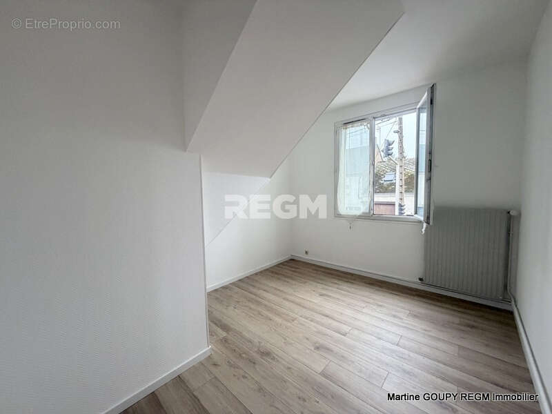 Appartement à LA CHAPELLE-SAINT-MESMIN