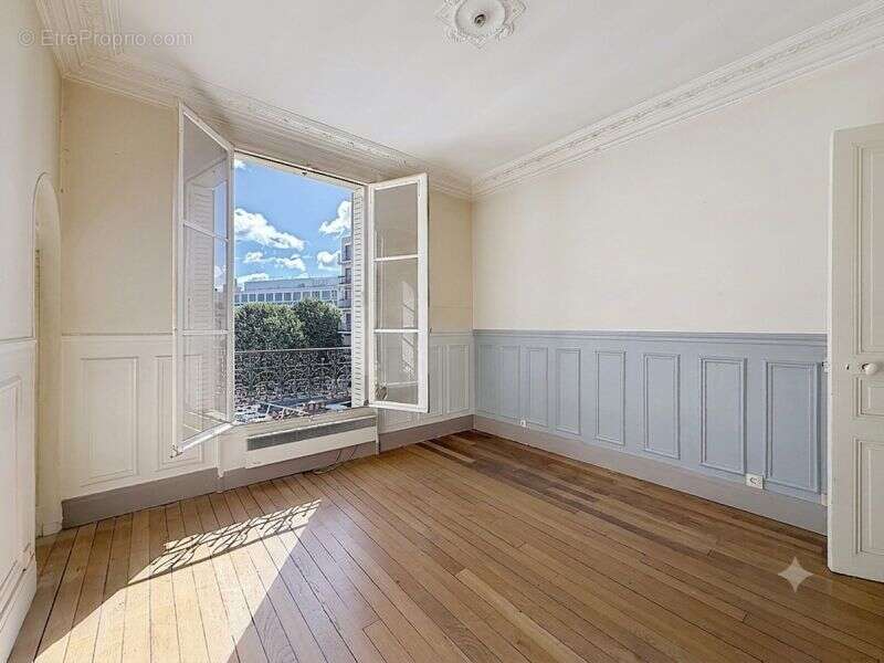 Appartement à PARIS-15E