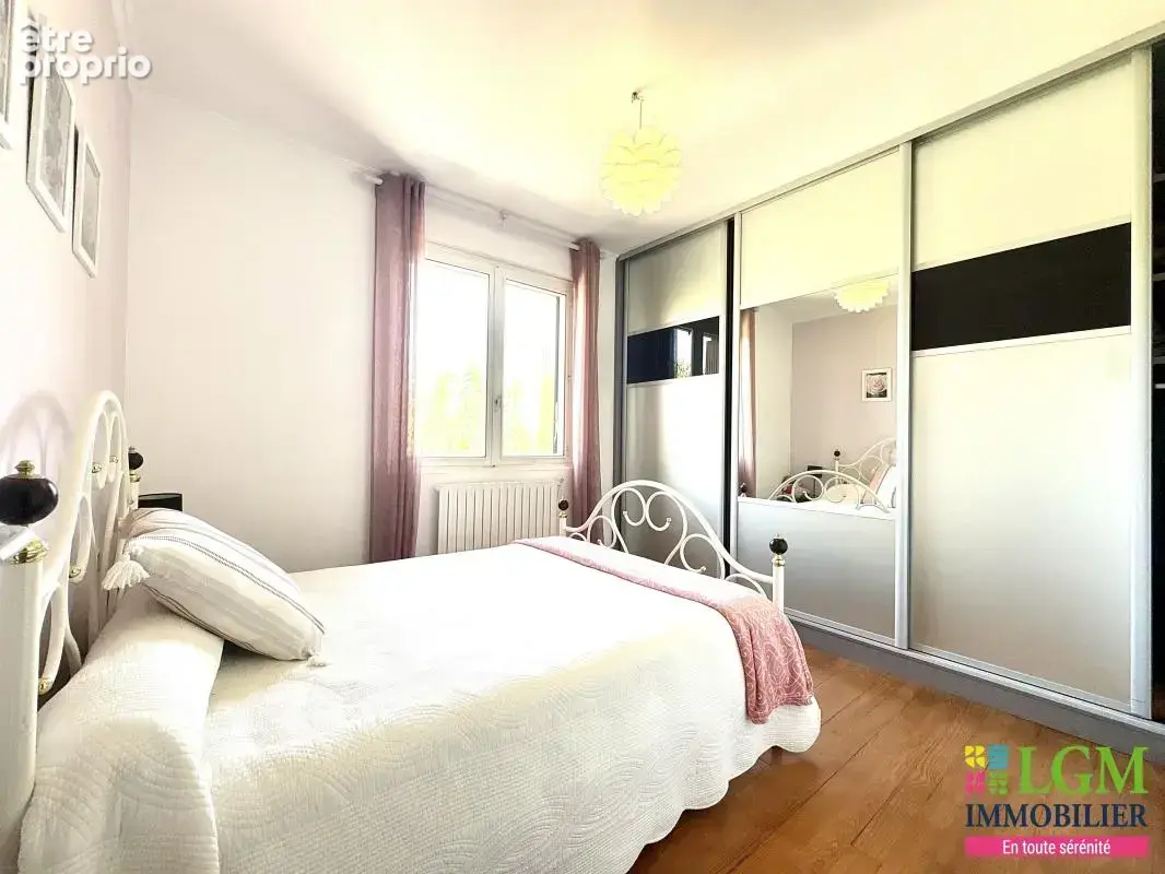 Gaillac, maison de 175 m² avec piscine, garage-atelier et terrain clôturé de 1800 m² - photo 9