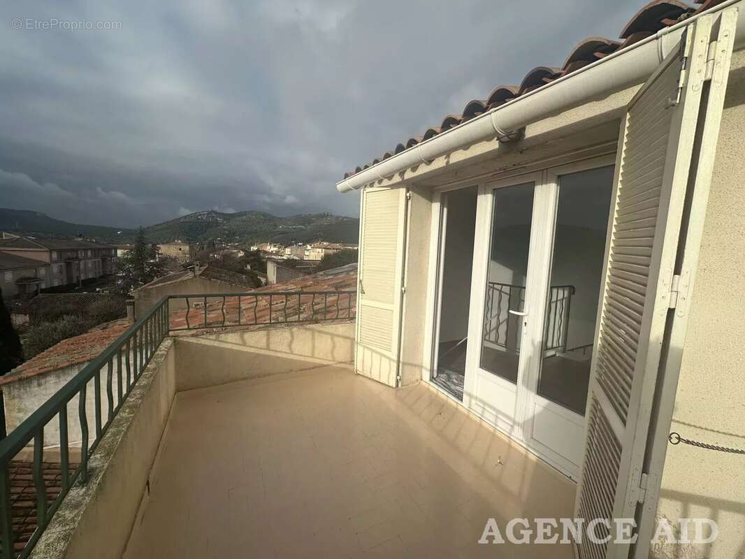 Appartement à CUGES-LES-PINS