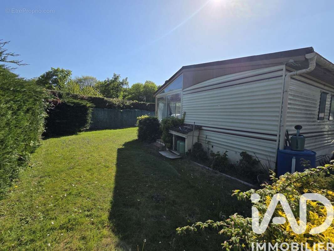 40 m² à Egriselles-Le-Bocage  - photo 4
