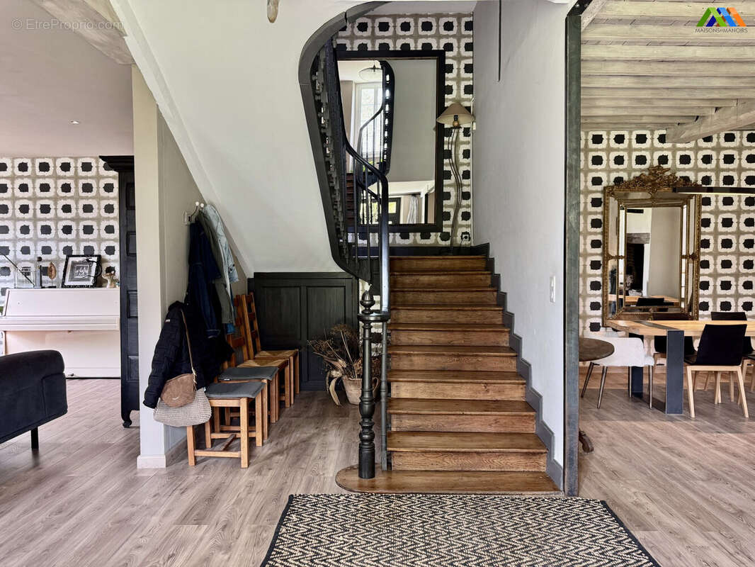 213 m² à Nay  - photo 8