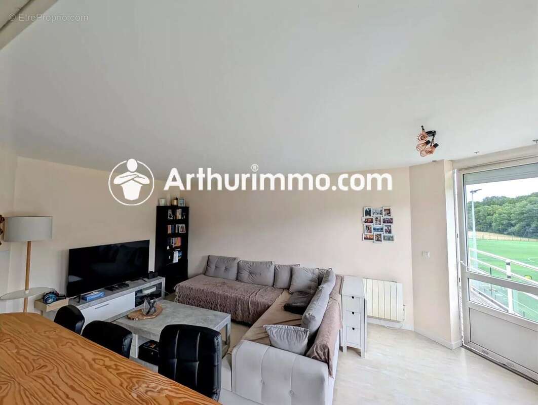 Appartement à SAVIGNY-LE-TEMPLE