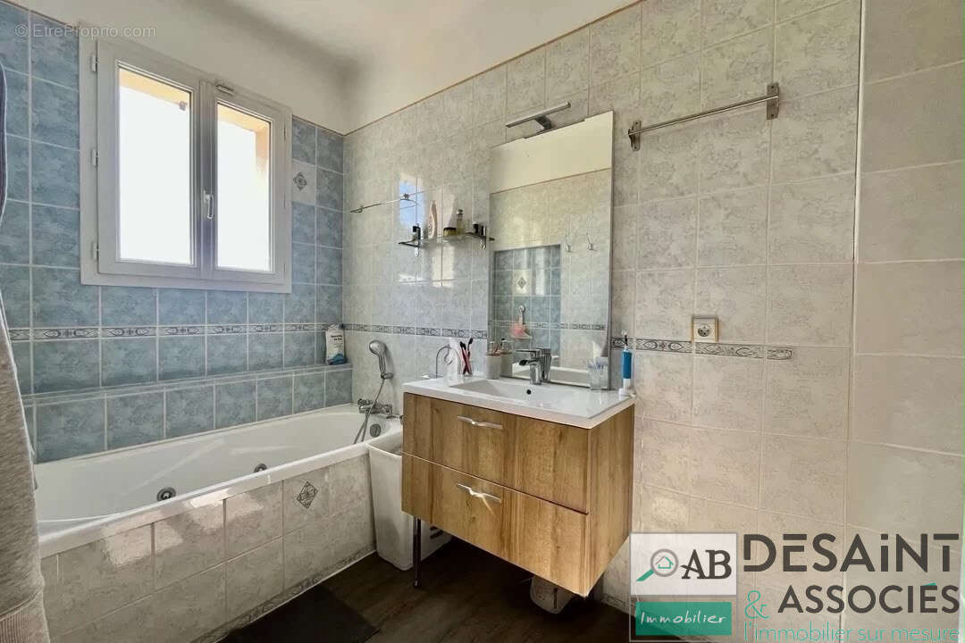 Maison individuelle de 160 m2 avec sous sol, 5 chambres. Terrain de 1000 m2 - photo 8