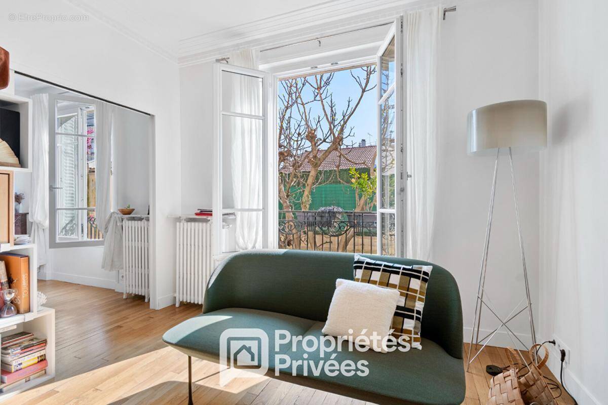 Appartement à COURBEVOIE