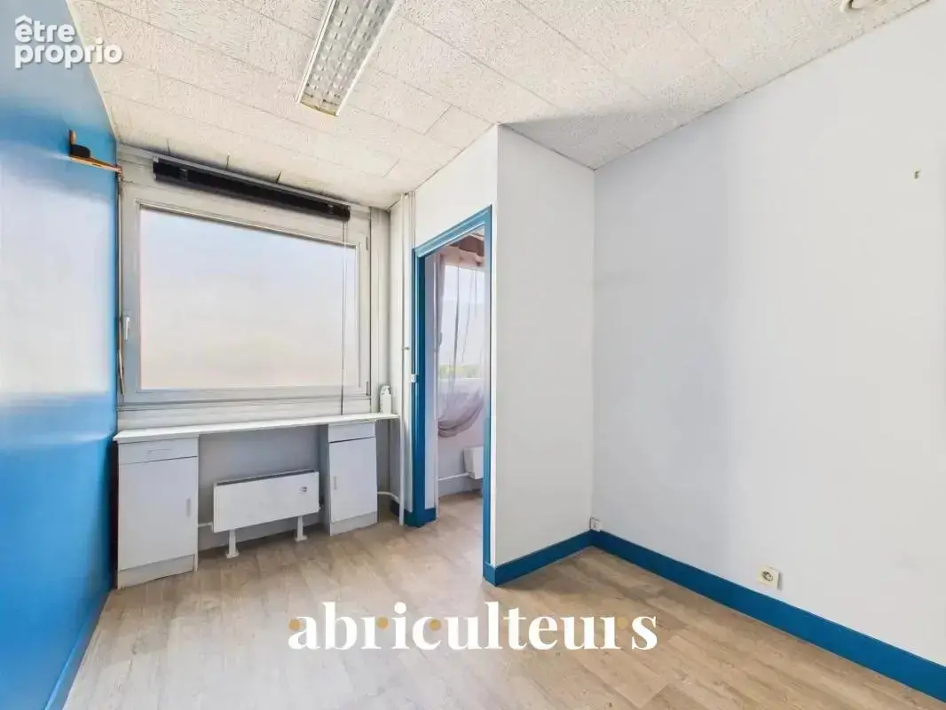 Bureaux lumineux avec vue sur jardin en vente en Centre-ville de Chartres (28000) - photo 5