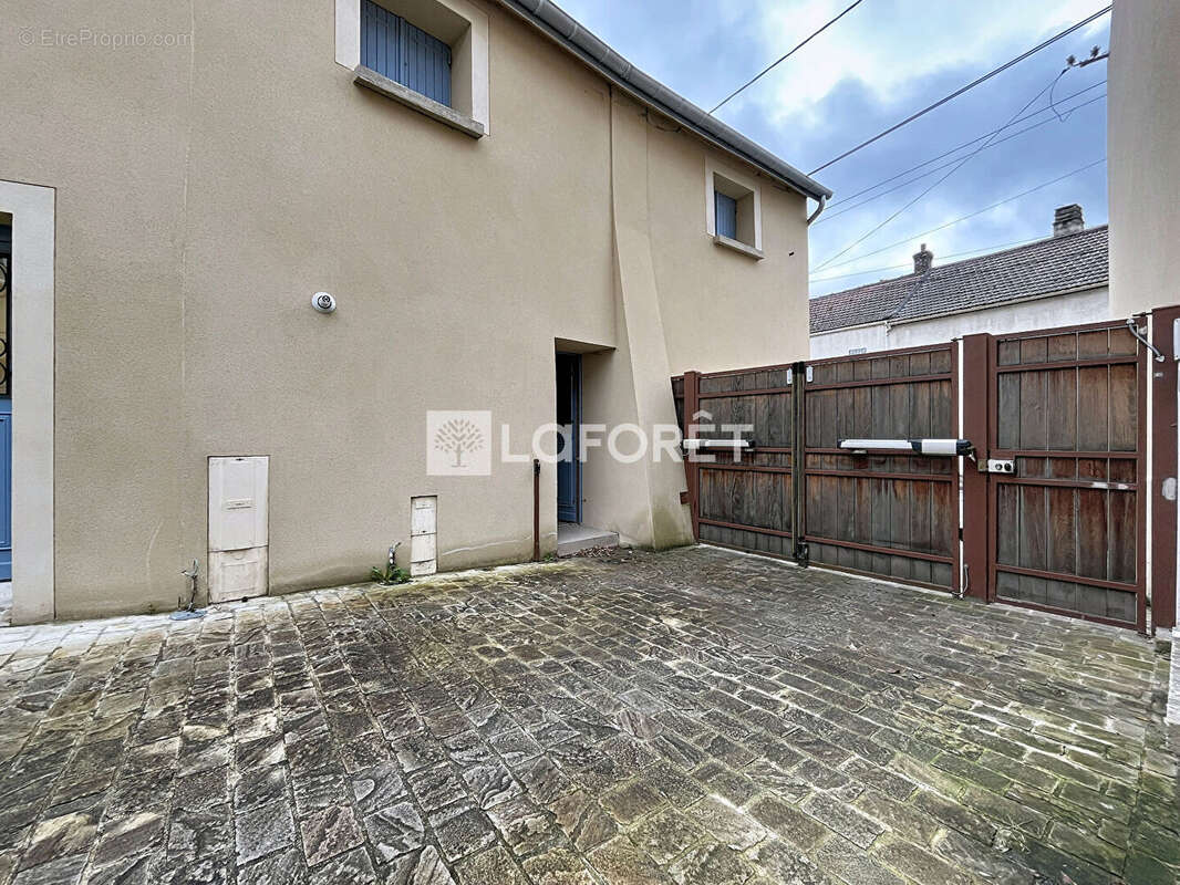 Appartement à FOSSES