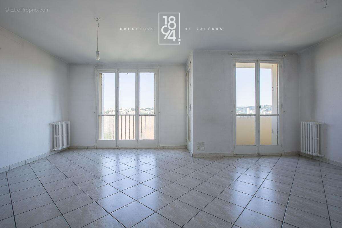 Appartement à MARSEILLE-11E