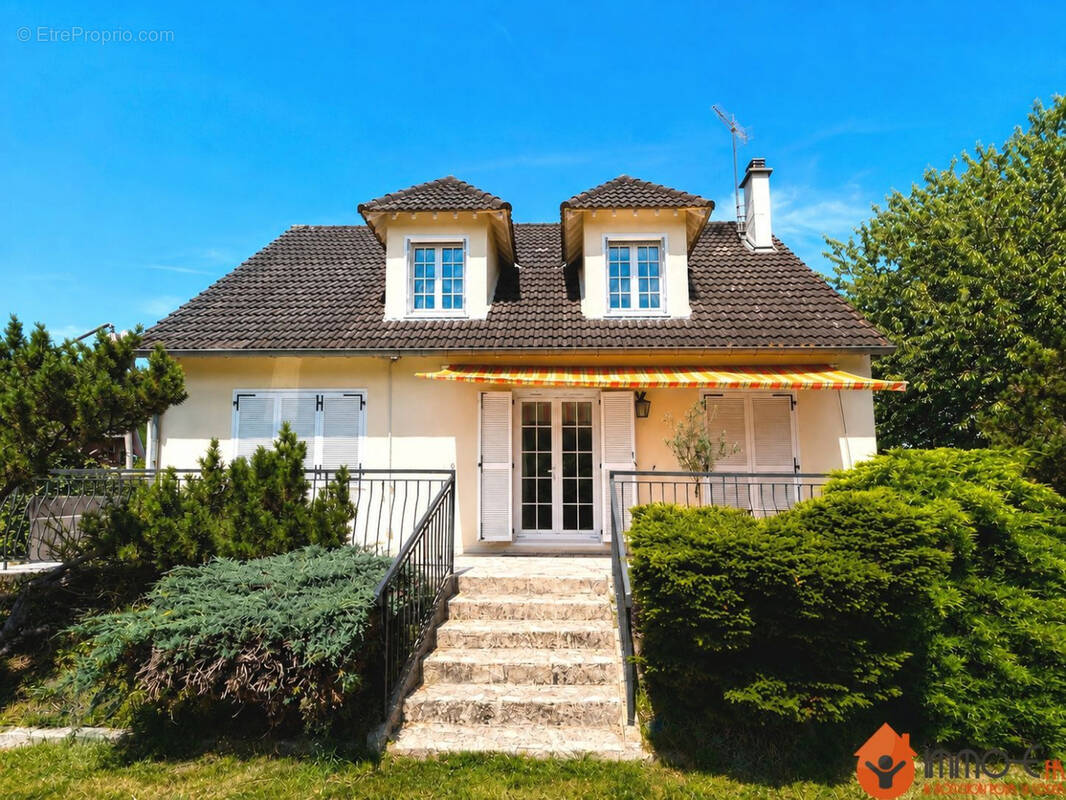 Maison à MAGNY-LE-HONGRE