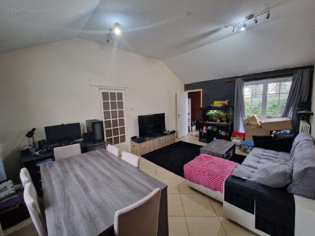 Maison à LE FAVRIL