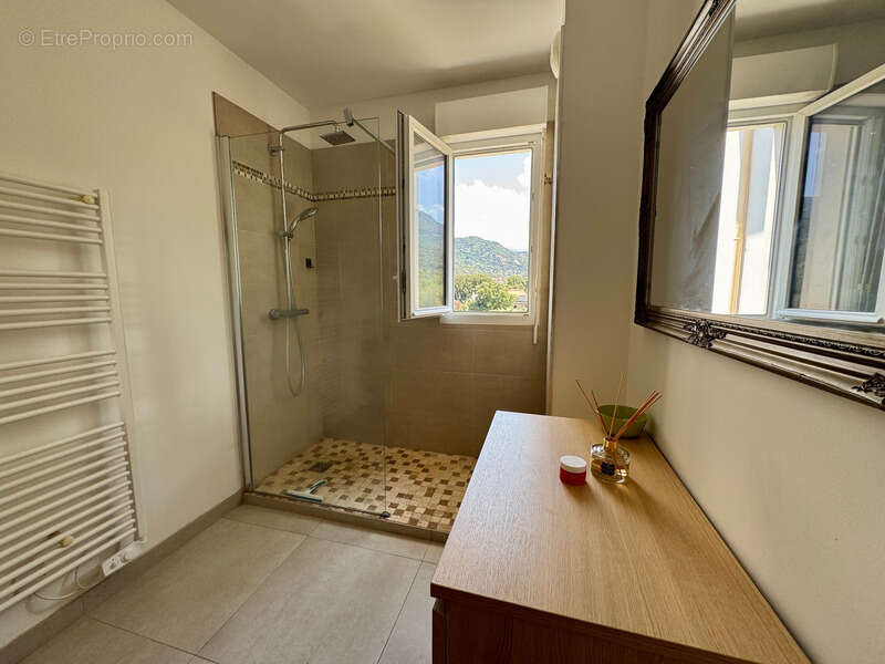 Appartement T3 lumineux avec terrasse, vue dégagée et parking – L’Île-Rousse (20) - photo 8