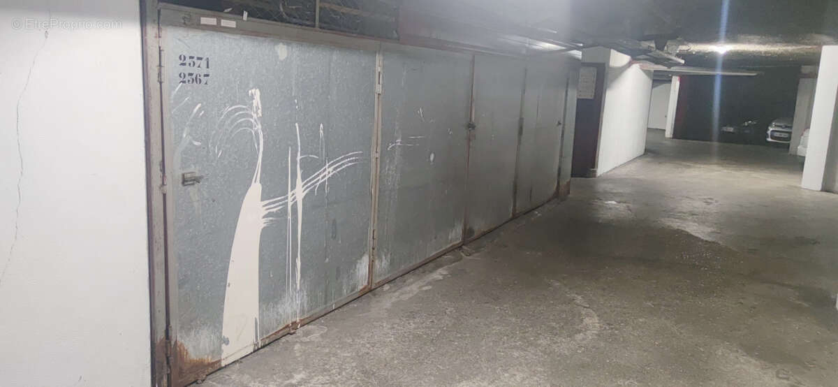 Parking à RIS-ORANGIS