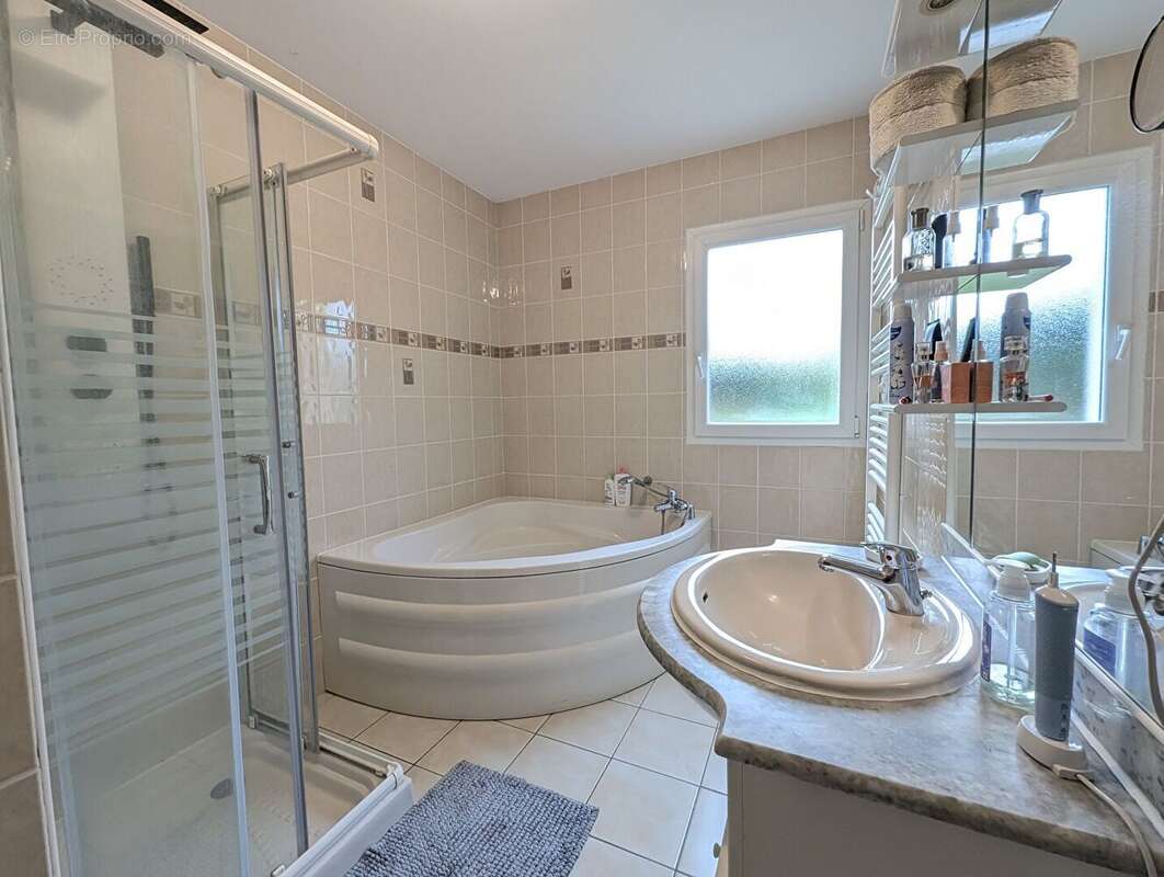 Maison à DOMPIERRE-SUR-CHARENTE