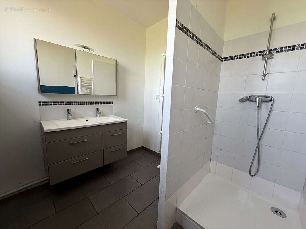 Maison à SAINT-EMILION