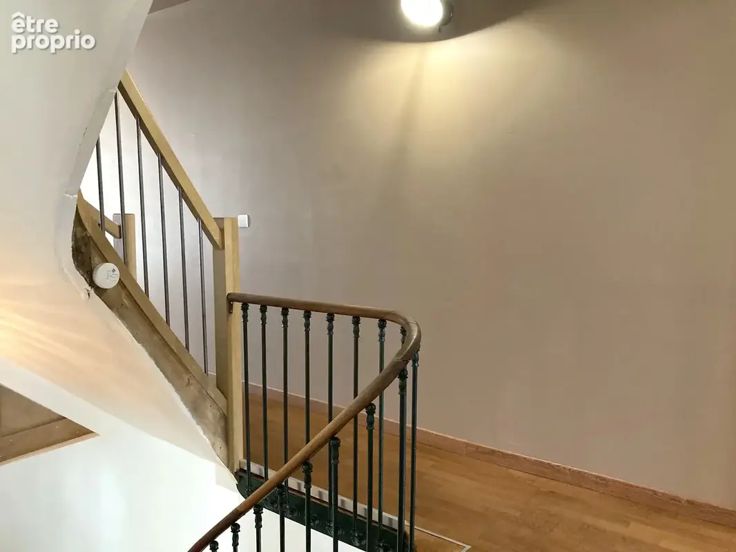 Maison de ville en pierre superbement présentée - photo 8