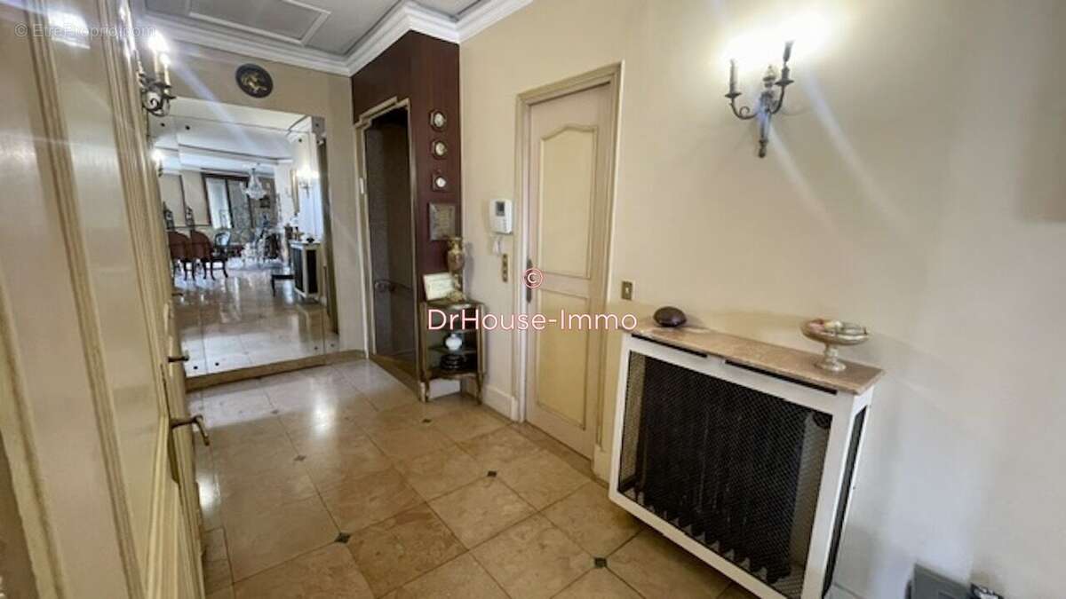 Appartement à LES PAVILLONS-SOUS-BOIS