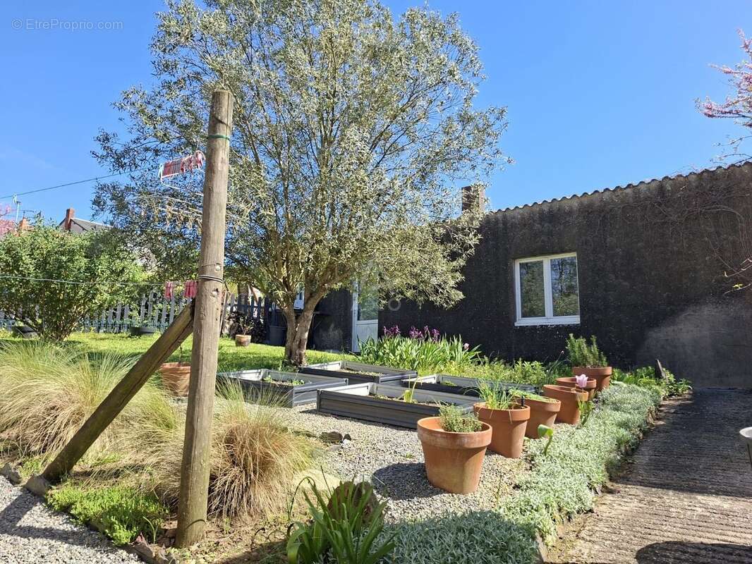 Maison à SAINT-CRESPIN-SUR-MOINE