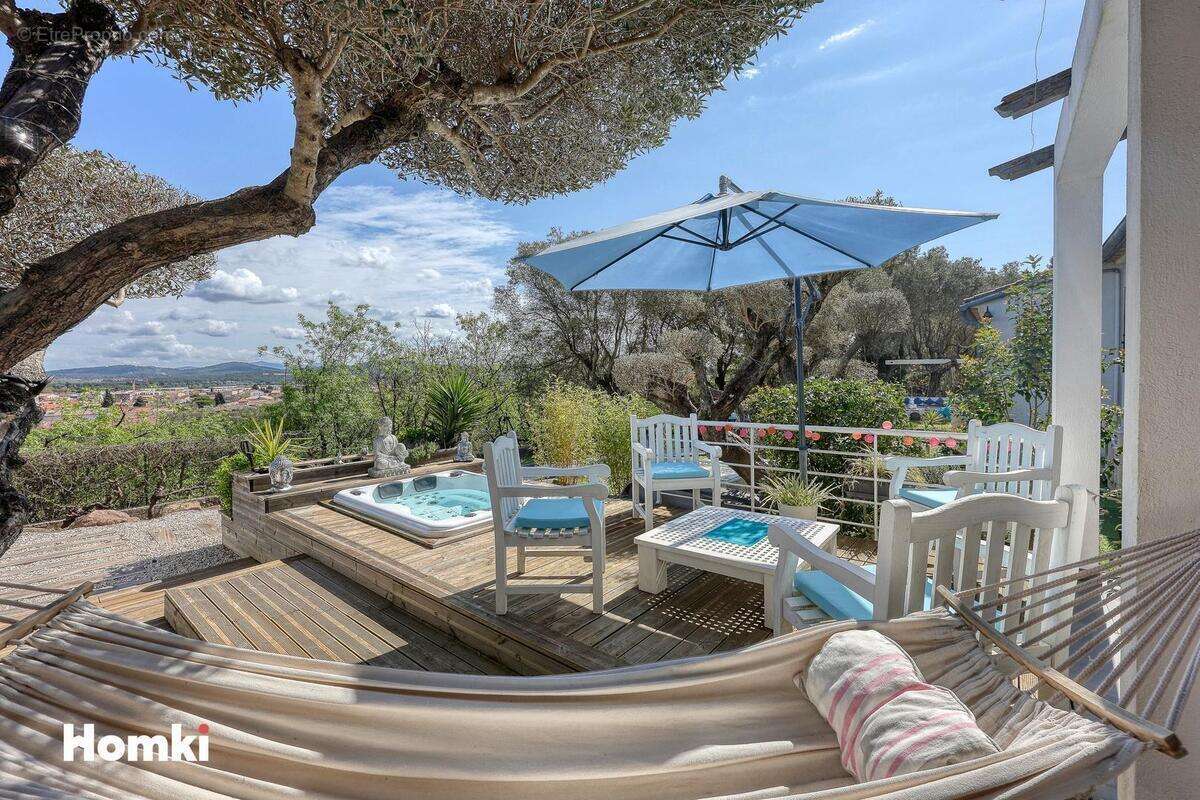 Maison à SOLLIES-VILLE