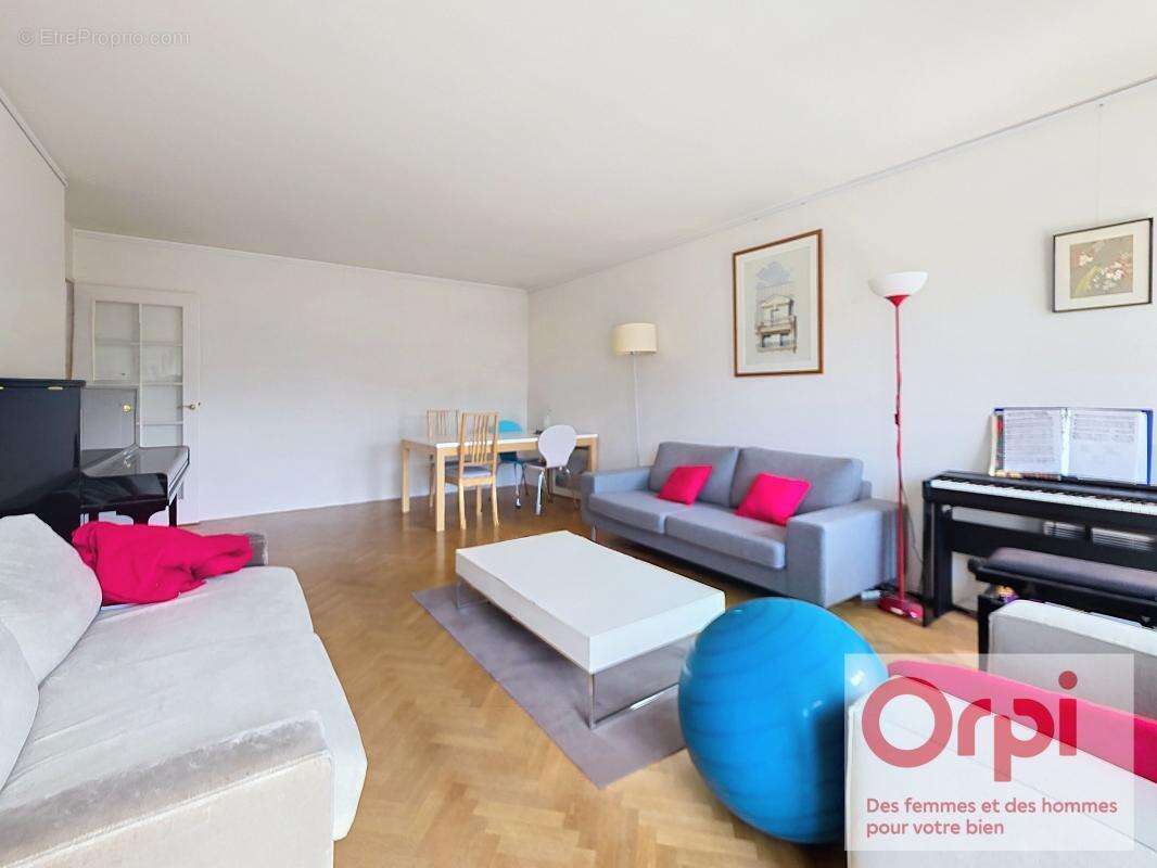 Appartement à ISSY-LES-MOULINEAUX