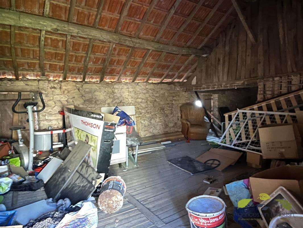 Maison à LA JONCHERE-SAINT-MAURICE