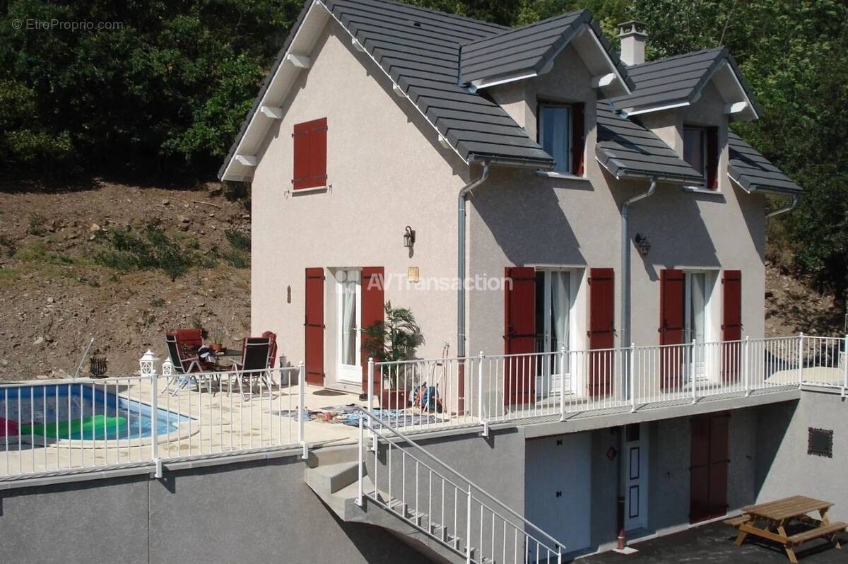 Maison à ASPRES-LES-CORPS