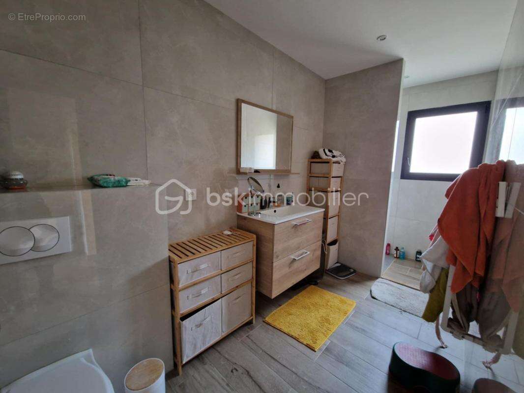 Maison à LA TOUR-DU-PIN