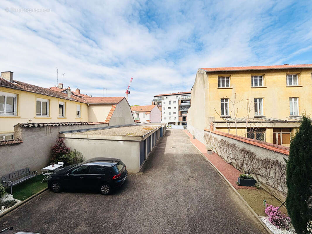 APPARTEMENT ROANNE Adresse prisée, résidence de standing - photo 3