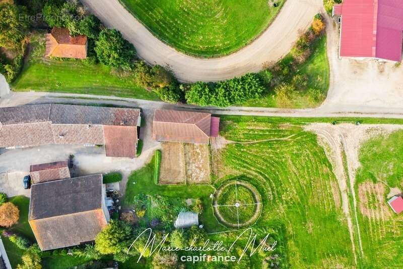 Maison à SAINT-BENIGNE