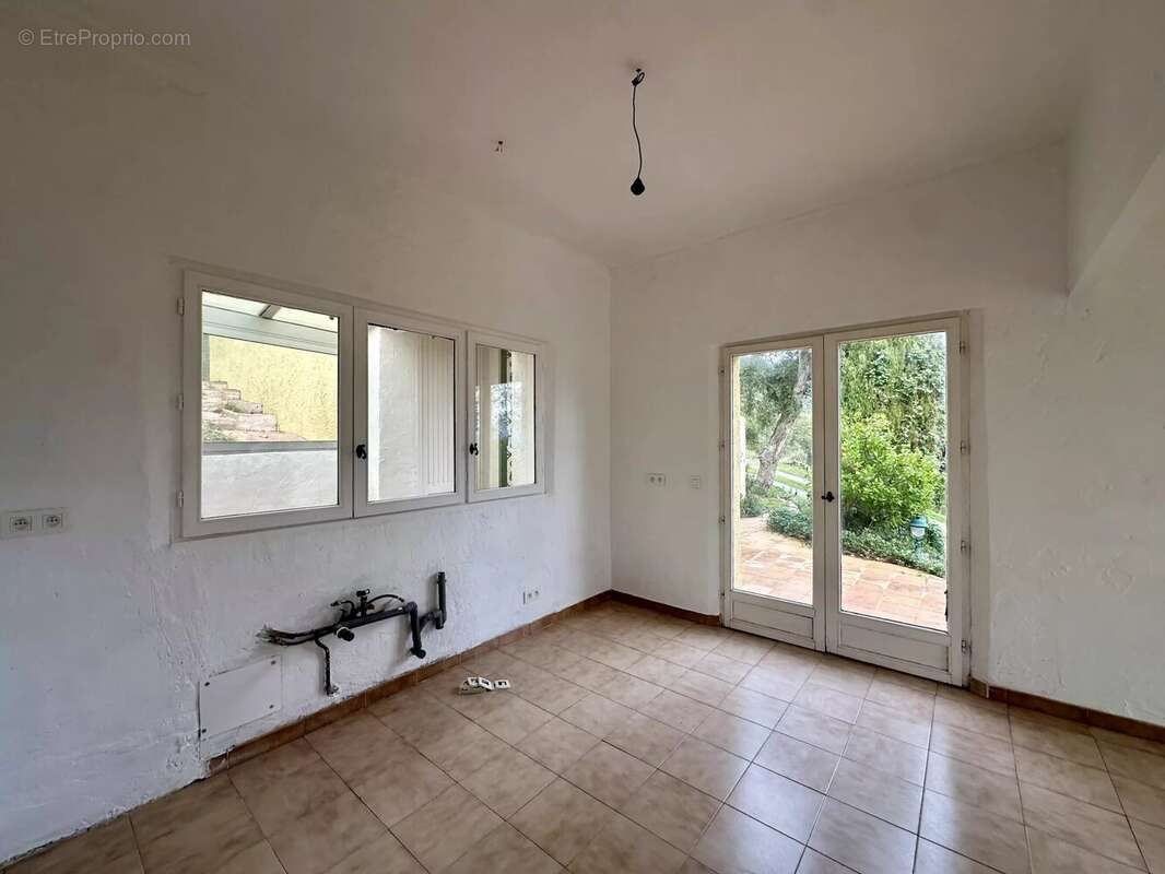 Maison à PLAN-DE-LA-TOUR