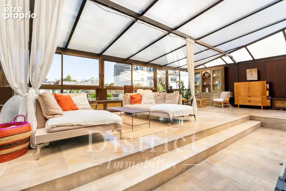 Belle propriété sur les bords de Marne. Maison de 432 m² sur 917 m² de terrain. - photo 9