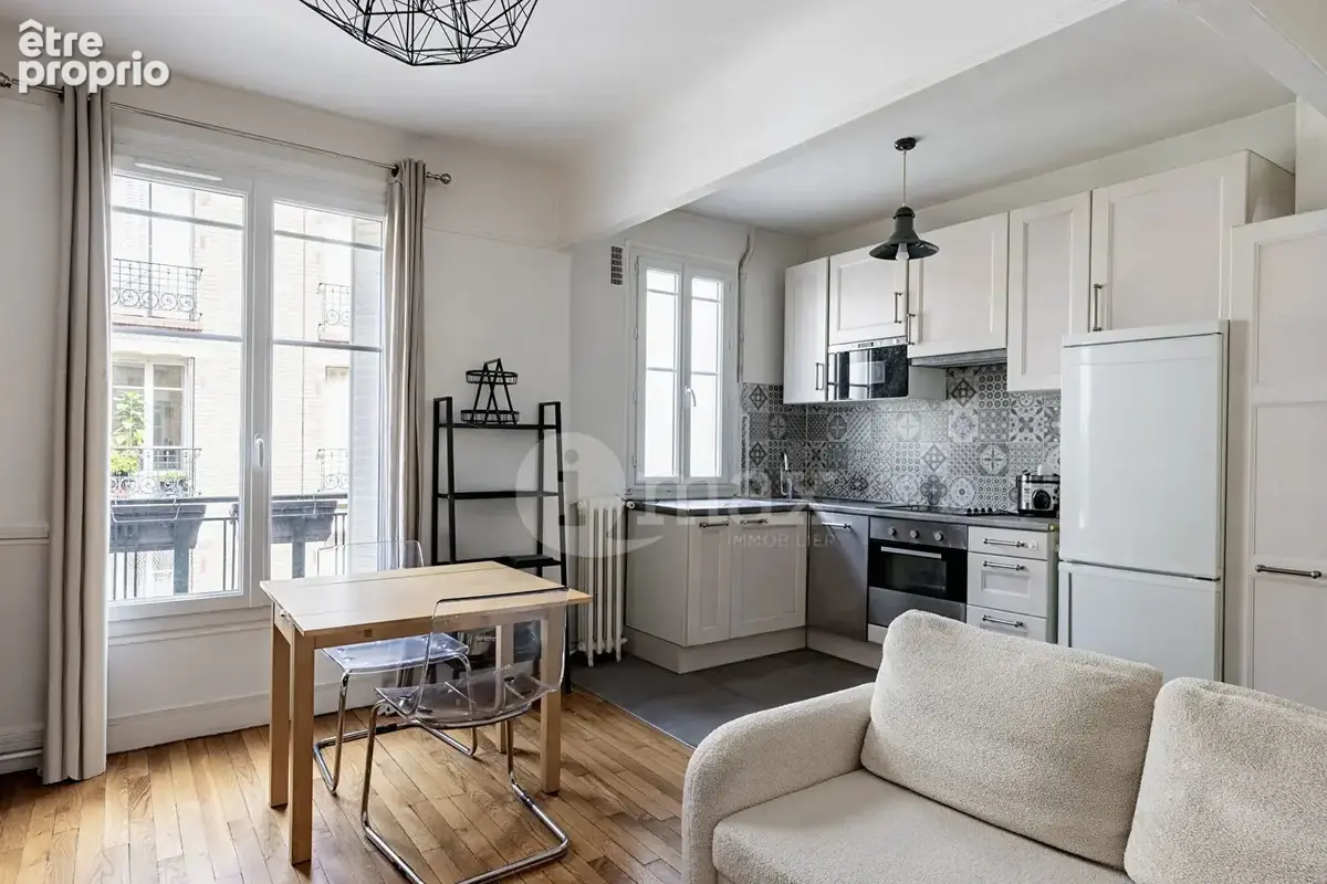 Appartement à COURBEVOIE