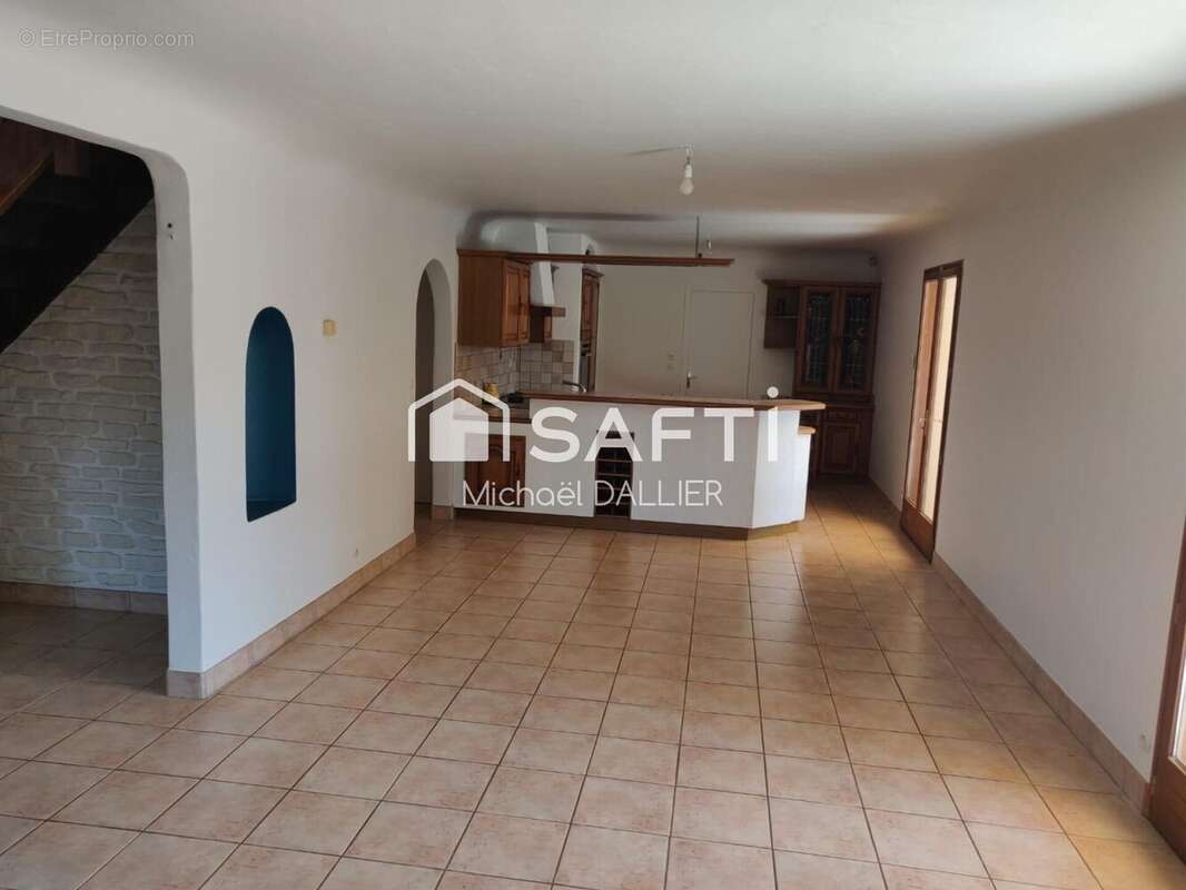 Maison 212 m² à Le Poinconnet  - photo 4