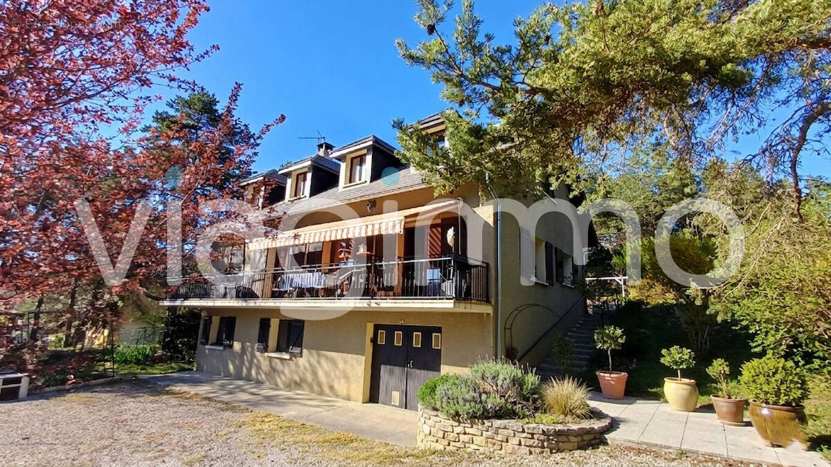 Maison à LA SALLE-EN-BEAUMONT
