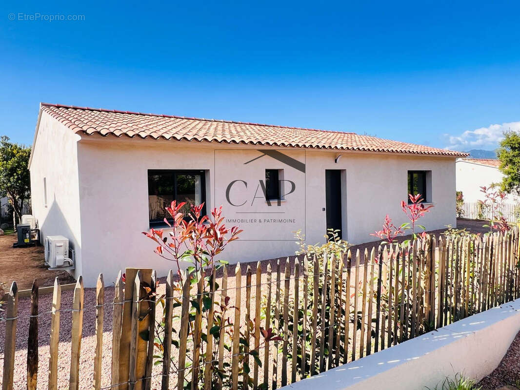Villa individuelleT4 neuve de 106 m2 avec piscine & jardin   Sainte-Lucie de Porto-Vecchio   New 3-Bedroom Vil - photo 12