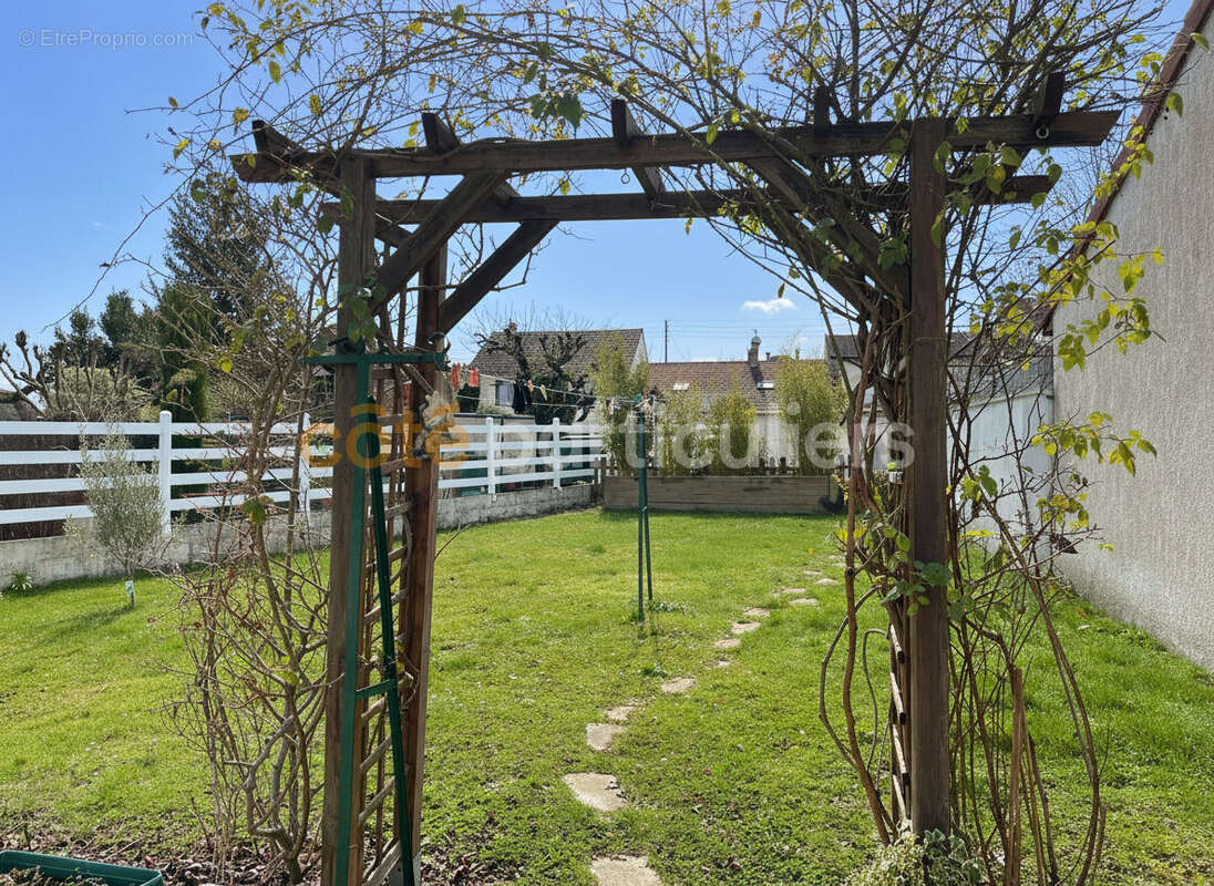Maison à VIGNEUX-SUR-SEINE