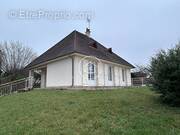 Maison à LA CHAUSSEE-SAINT-VICTOR