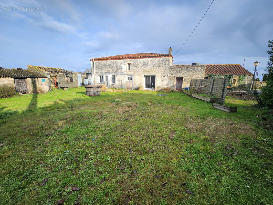 Maison à SAINT-AUBIN-LA-PLAINE