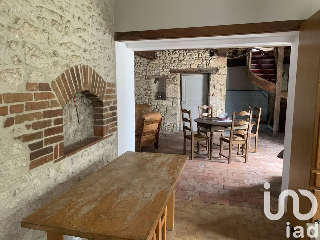 Photo 1 - Maison à CHEVILLY