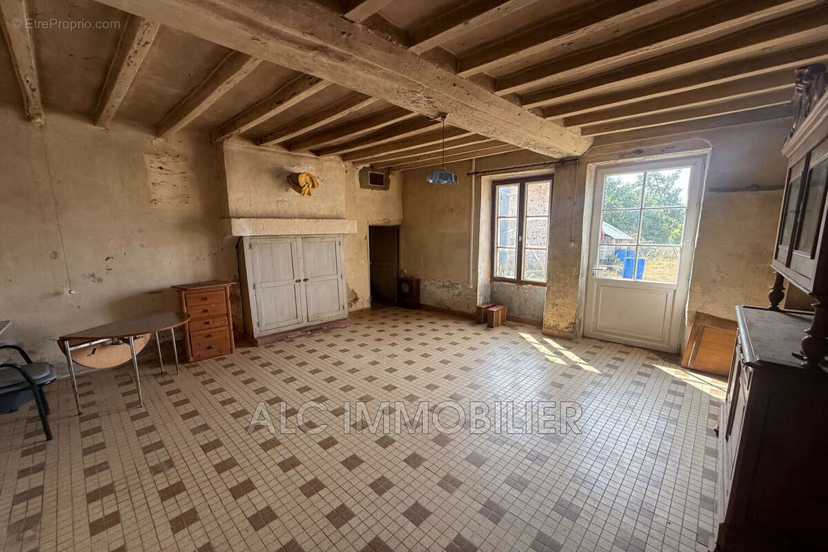 Maison 69 m² à Moulins-Le-Carbonnel  - photo 4