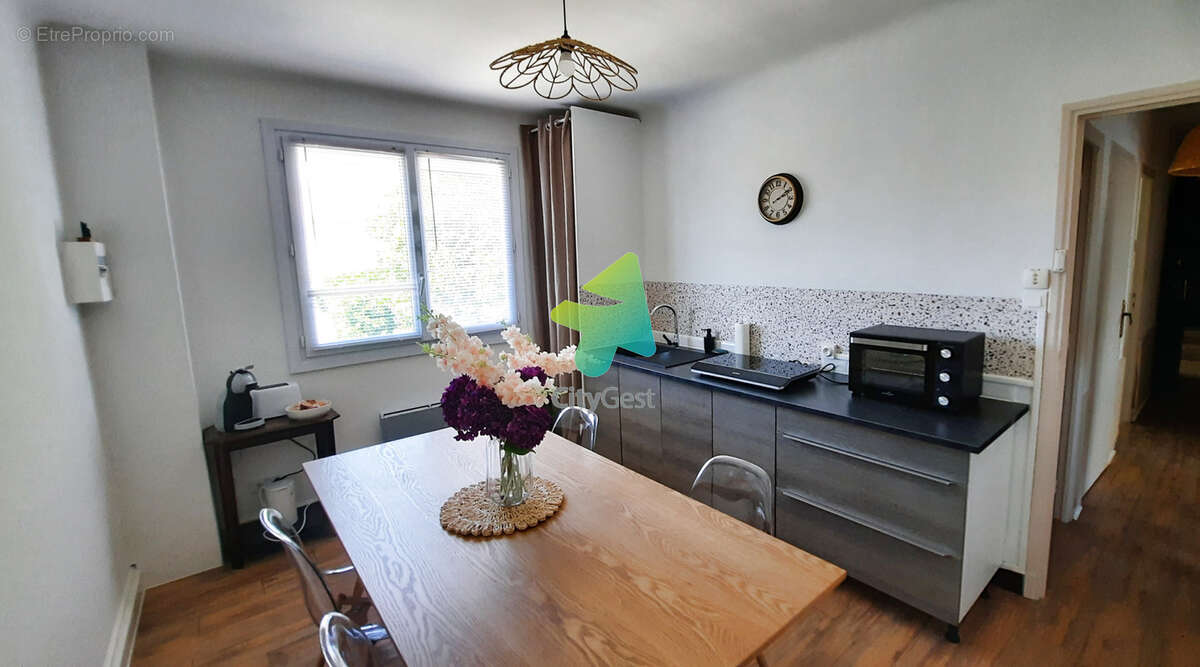 Villa polyvalente de 180 m2 avec locaux commerciaux et habitation - photo 2