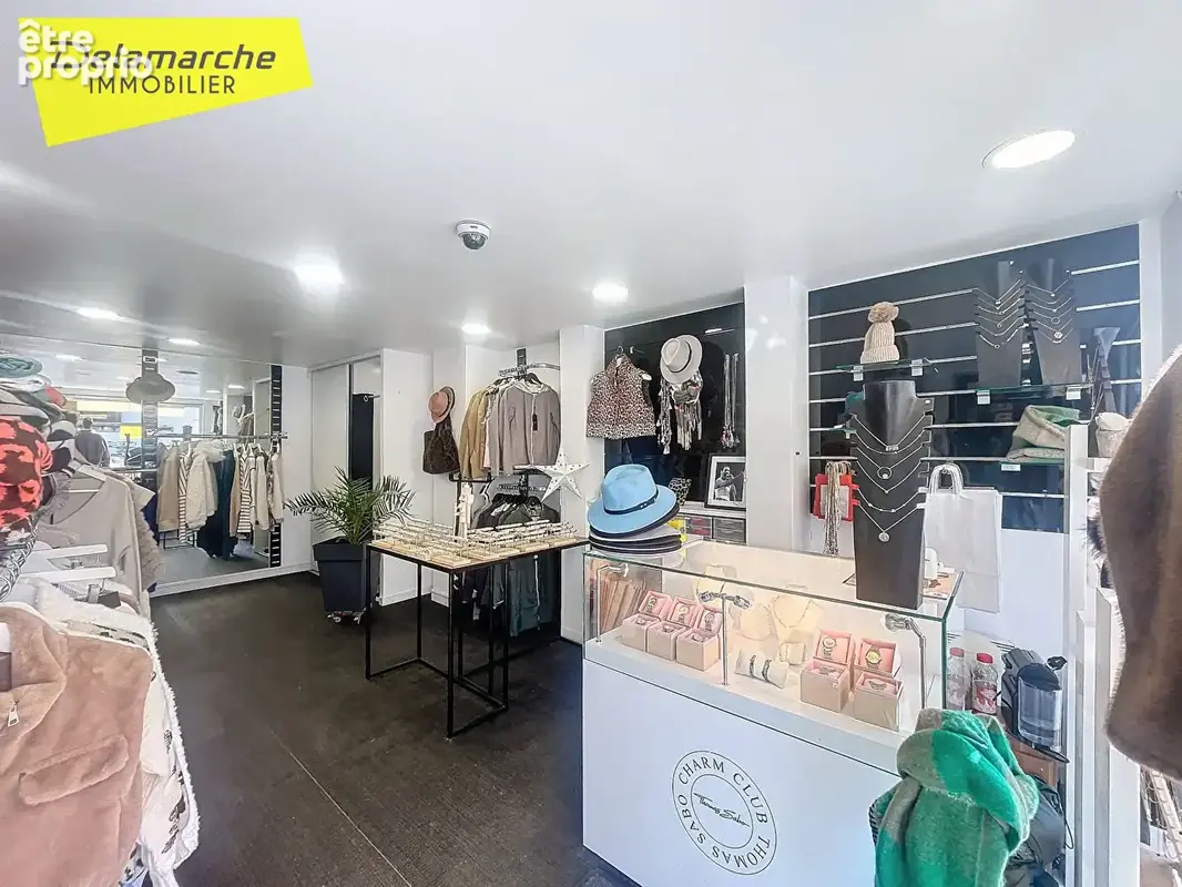 A vendre local commercial Saint Martin de Brehal - photo 6