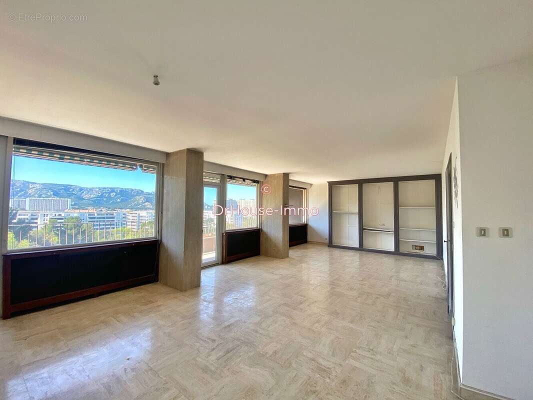Appartement à MARSEILLE-9E