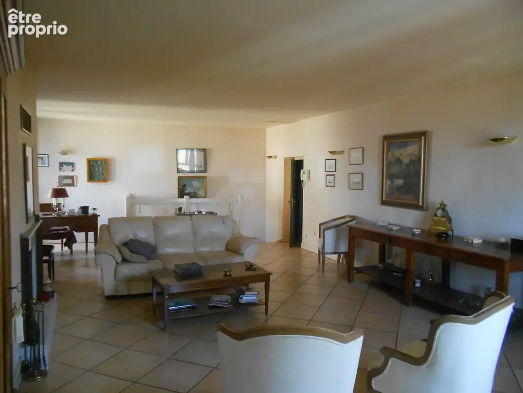 Appartement en duplex avec cour intérieur, garages à Thiers - photo 4