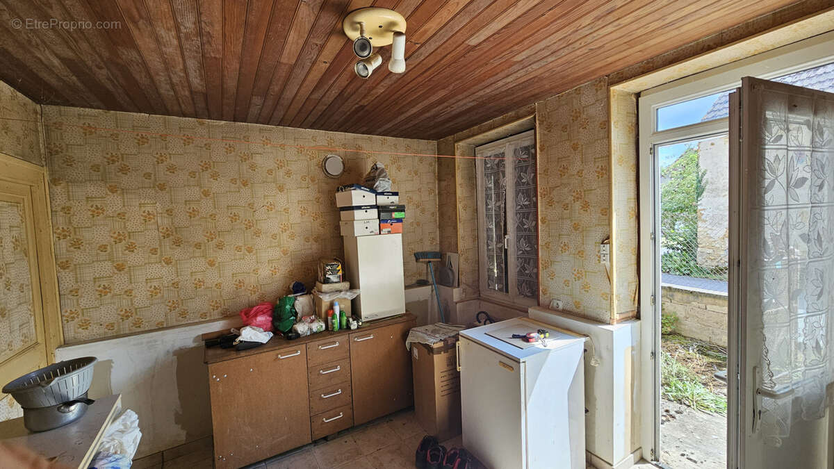 Maison à AINAY-LE-VIEIL