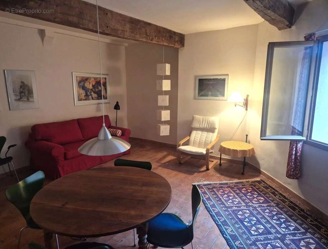 Appartement à COTIGNAC
