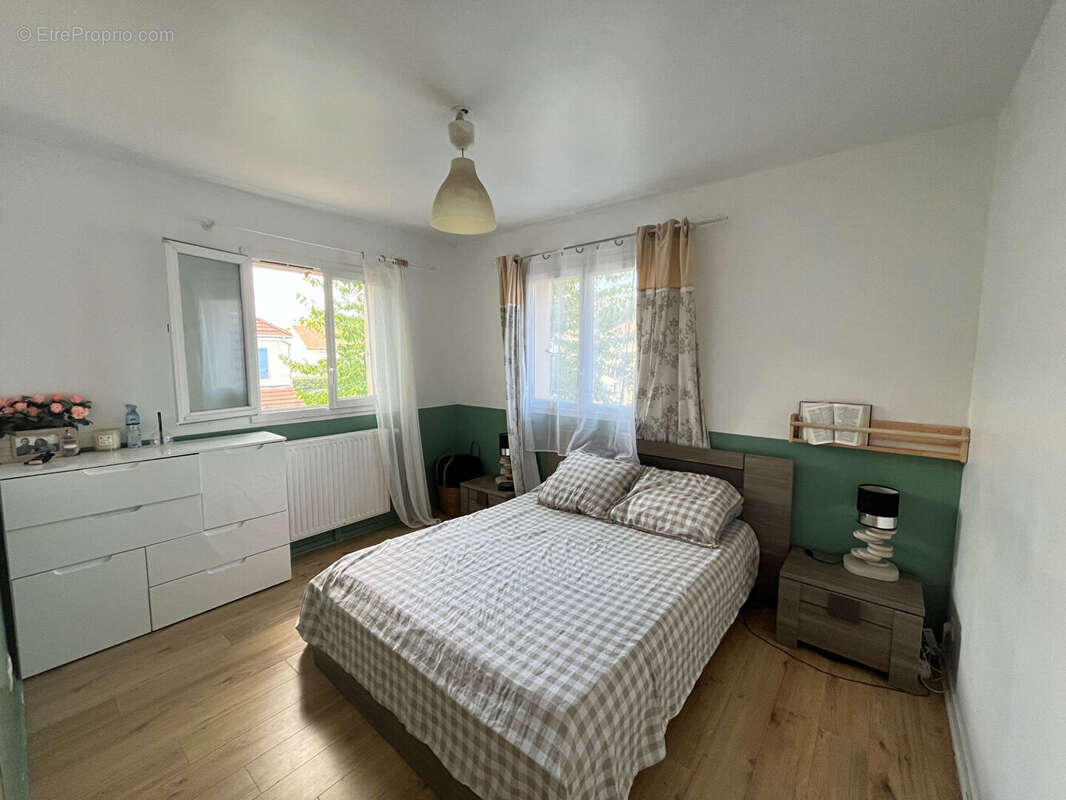 Maison à SAVIGNY-LE-TEMPLE