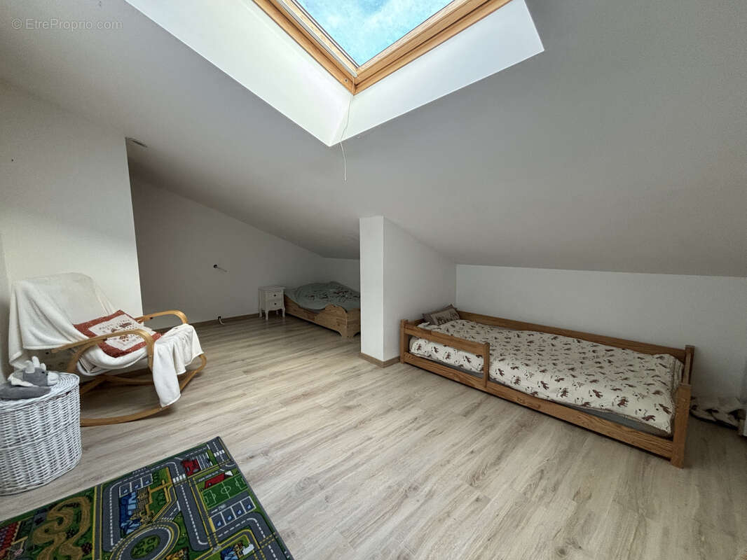 Maison à MONTLIOT-ET-COURCELLES