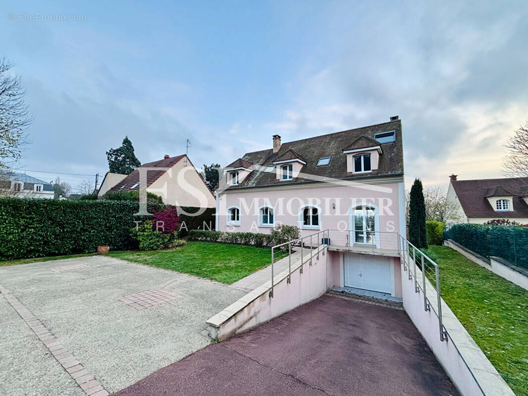 Maison à SAINT-LEU-LA-FORET